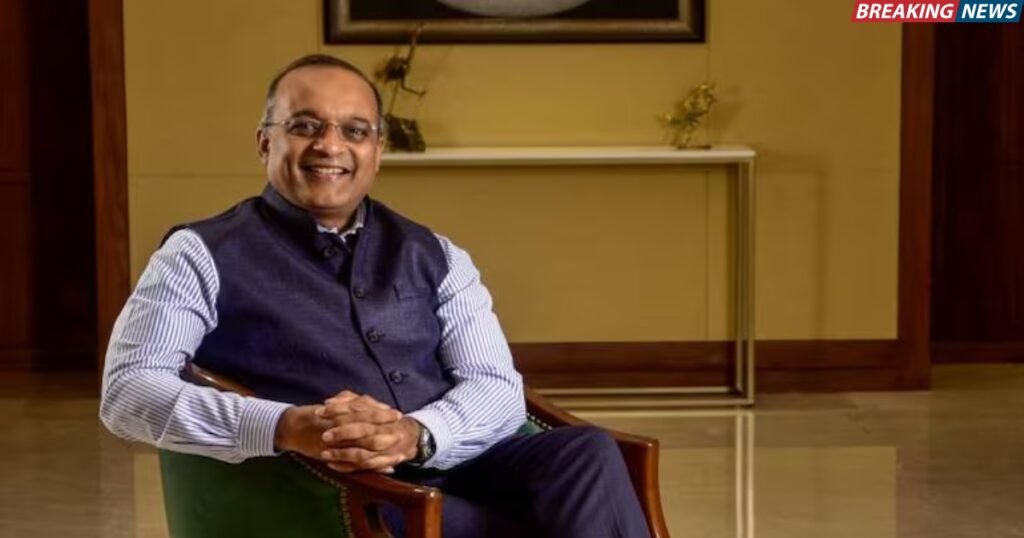 CEO of HDFC Bank Facing Financial